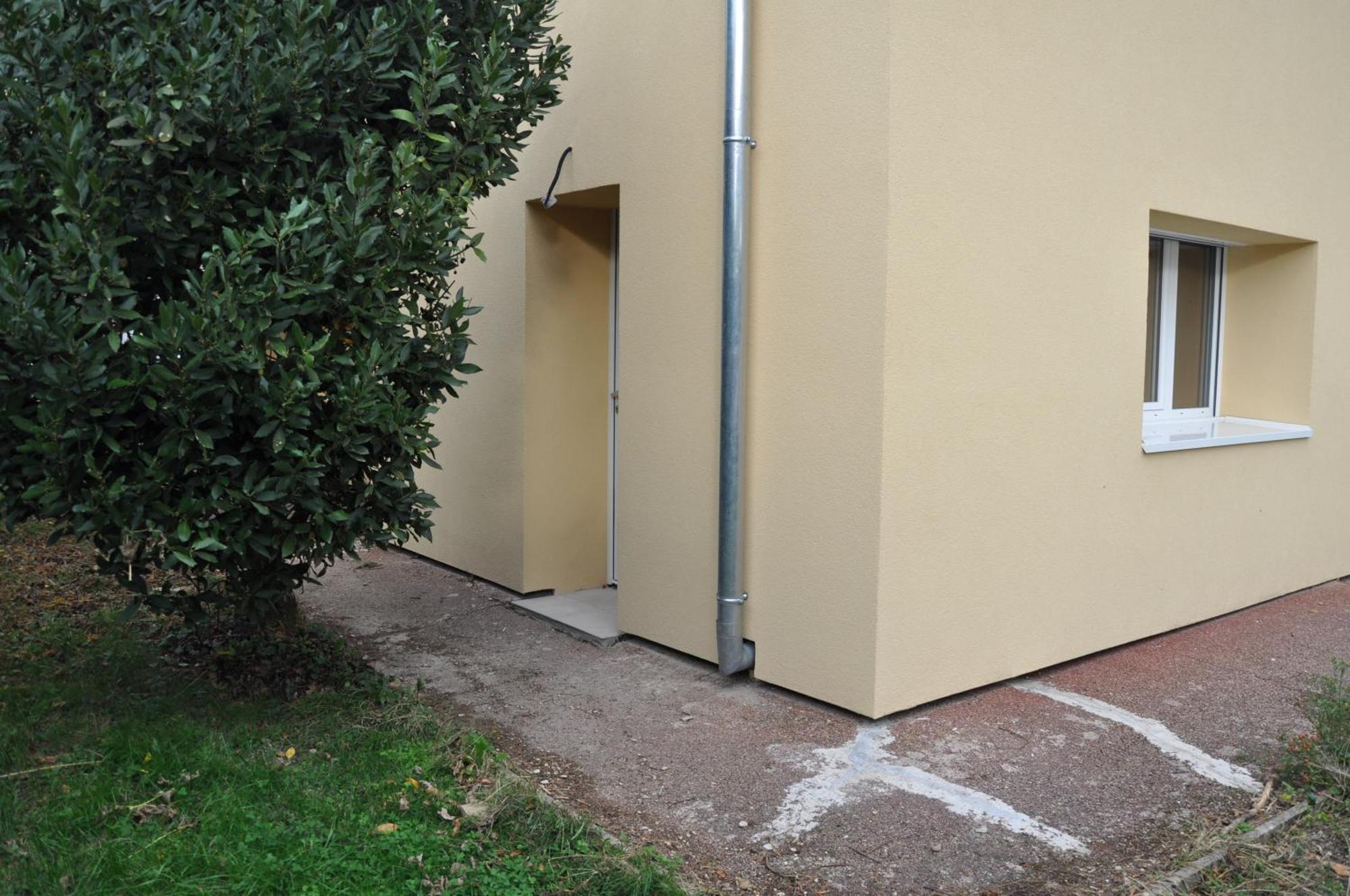 2 Pieces Renove En Rez-De-Chaussee Proche De La Gare Bourg-en-Bresse Exterior photo